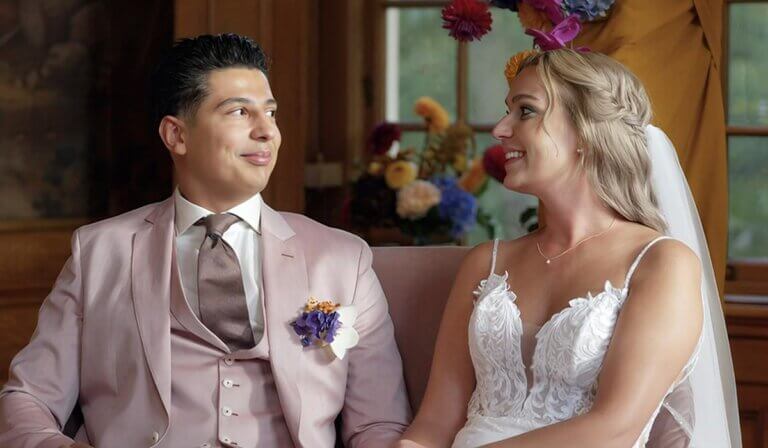 MAFS 2025 koppel Joey Chibba en Svea Westerink tijdens hun bruiloft in Married at First Sight.